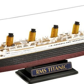 Revell Titanic Φιγούρα Μοντελισμού Πλοίο 172 Κομματιών σε Κλίμακα 1:400 με Κόλλα και Χρώματα 51x36x8.5εκ.