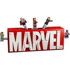 Lego Marvel Super Heroes - MARVEL Logo & Minifigures για 12+ Ετών 931τμχ