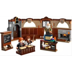 Lego Castle Harry Potter TM - Hogwarts Castle: Charms Class για 8+ Ετών 204τμχ