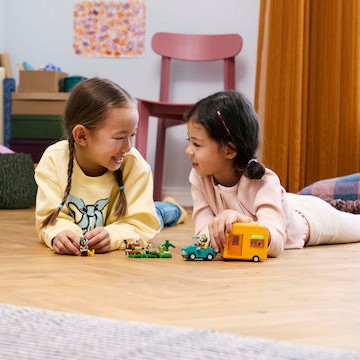 Lego Animal Crossing Animal Crossing Leif's Caravan & Garden Shop για 7+ Ετών 263τμχ