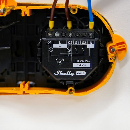 Shelly Smart Ενδιάμεσος Διακόπτης με Wi-Fi και Bluetooth