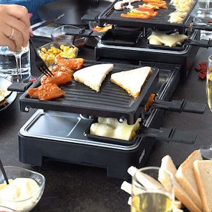 Unold Επιτραπέζια Ηλεκτρική Ψησταριά Raclette Λείας και Αυλακωτής Πλάκας 1300W 21x21εκ.