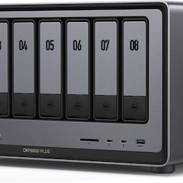 Ugreen DXP8800 Plus NAS Tower με 8 θέσεις για M.2 και 2 θύρες Ethernet