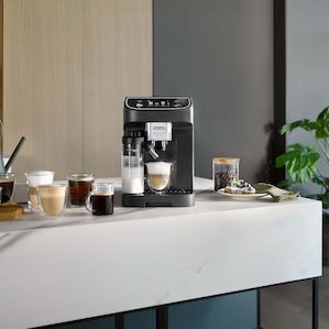 De'Longhi Magnifica Plus Αυτόματη Μηχανή Espresso 1450W Πίεσης 15bar με Μύλο Άλεσης Μαύρη