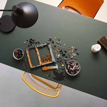 Lego Icons Balrog Book Nook για 18+ Ετών