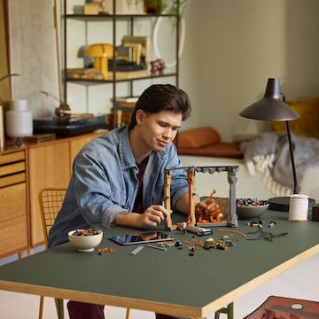 Lego Icons Balrog Book Nook για 18+ Ετών