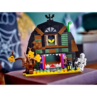 Lego Τουβλάκια Halloween Barn για 8+ Ετών 205τμχ