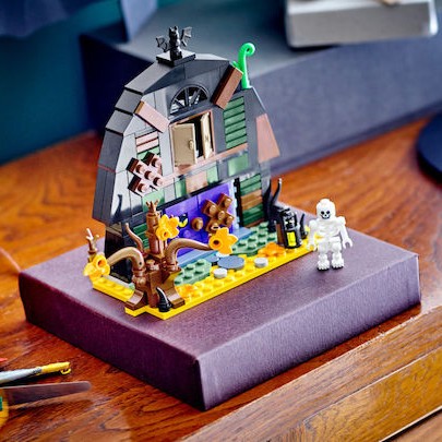 Lego Τουβλάκια Halloween Barn για 8+ Ετών 205τμχ