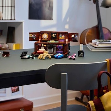 Lego Wednesday Wednesday για 10+ Ετών 828τμχ