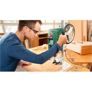 Bosch Κολωνάτο Δράπανο PBD 40 με Ισχύ 710 Watt