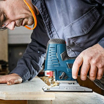 Bosch GST 160 CE Σέγα 800W & L-Boxx