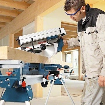 Bosch GTM 12 JL Φαλτσοπρίονο Ρεύματος Δύο Εργασιών με Ισχύ 1800W, Οδηγό Laser, Δίσκο Κοπής Διαμέτρου 305mm & Ταχύτητα Κοπής 3800rpm