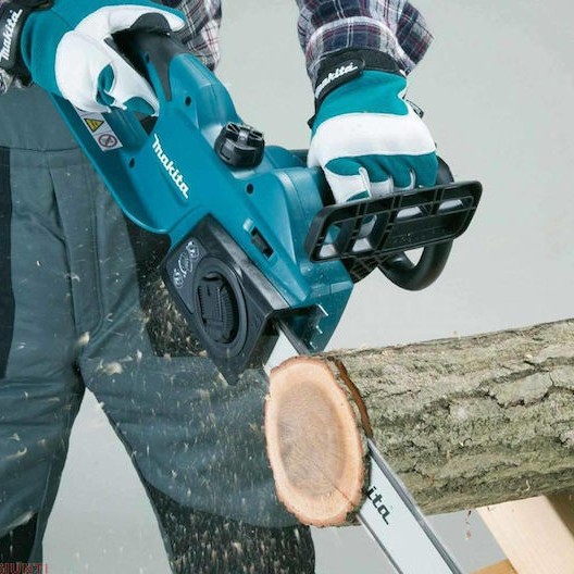 Makita Ηλεκτρικό Αλυσοπρίονο 4.6kg με Λάμα 30cm