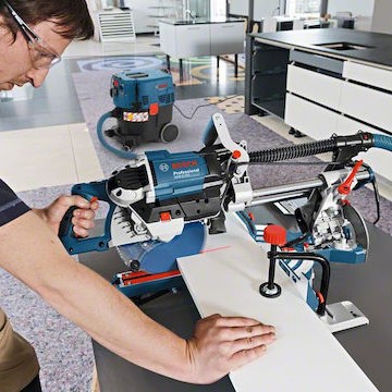 Bosch GCM 8 SDE Professional Φαλτσοπρίονο Ρεύματος Συρόμενο με Ισχύ 1600W, Δίσκο Κοπής Διαμέτρου 216mm & Ταχύτητα Κοπής 5000rpm