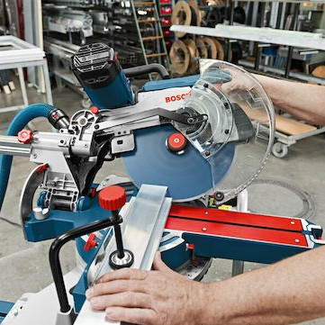 Bosch GCM 12 SDE Professional Φαλτσοπρίονο Ρεύματος Συρόμενο με Ισχύ 1800W, Δίσκο Κοπής Διαμέτρου 305mm & Ταχύτητα Κοπής 4000rpm