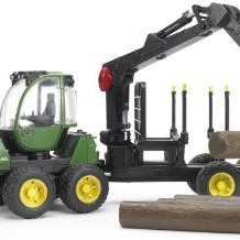 Bruder Τρακτέρ John Deere με Γερανό & 4 Κορμούς
