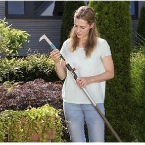 Gardena Ξύστρα Χειρός με Κοντάρι 35cm και Πλαστική Λαβή