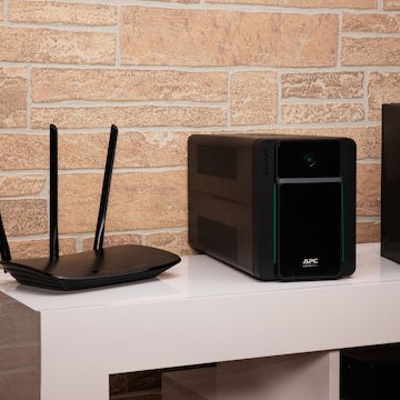 APC Easy UPS BVX Line-Interactive 1200VA 650W με 2 IEC Πρίζες