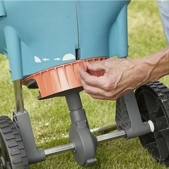 Gardena 00436-20 Τροχήλατη Σπαρτική Μηχανή με Χωρητικότητα 18lt