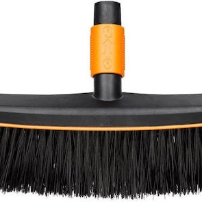 Fiskars Σκούπα Κήπου QuikFit 835533102