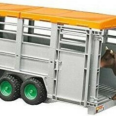 Bruder Livestock Trailer With Cow για 3+ Ετών
