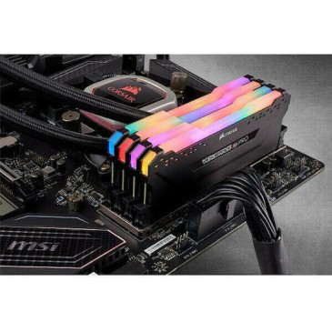 Corsair Vengeance RGB Pro DDR4 32GB RAM με 4x8GB Modules και Ταχύτητα 3200 για Desktop