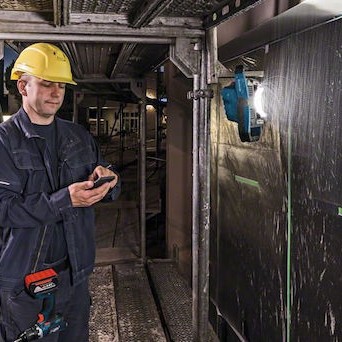 Bosch Προβολέας Εργασίας Μπαταρίας LED IP64 με Φωτεινότητα έως 2200lm GLI 18V-2200 C