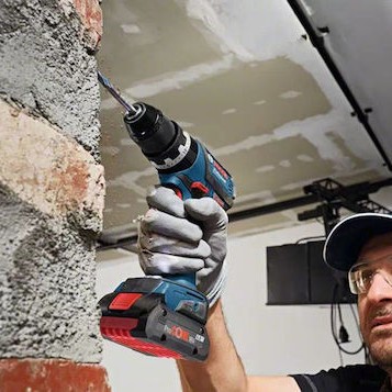 Bosch Σετ Μπαταρίας Λιθίου Χωρητικότητας 4Ah 18V με Φορτιστή GAL 18V-40