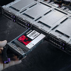 Kingston DC600M SSD 7.7TB 2.5'' SATA III