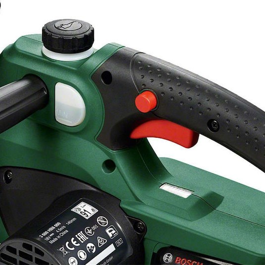 Bosch UniversalChain 18 Αλυσοπρίονο Μπαταρίας 1x2.5Ah 18V 3kg με Λάμα 13.5cm