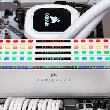 Corsair Dominator Platinum RGB DDR4 16GB RAM με 2x8GB Modules και Ταχύτητα 3600 για Desktop