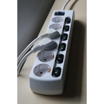 Brennenstuhl Πολύπριζο 6 Θέσεων με Διακόπτη και Καλώδιο 2m