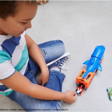 Hot Wheels Shark Chomp Transporter Σετ με Φορτηγό 1:64 για 4+ Ετών