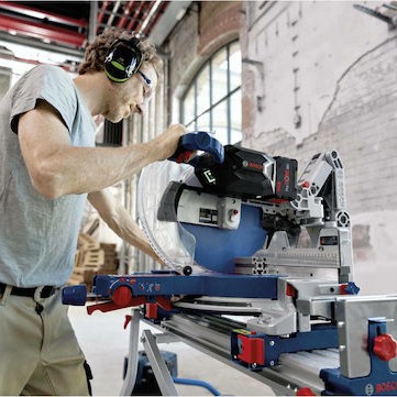 Bosch GCM 18V-305 C Φαλτσοπρίονο Μπαταρίας Συρόμενο με Ταχύτητα Κοπής 4000rpm (χωρίς Μπαταρία και Φορτιστή)