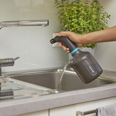 Gardena EasyPump Ψεκαστήρας σε Μαύρο Χρώμα 1000ml