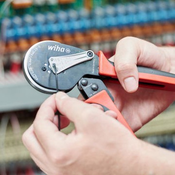 Wiha Περιστροφικός Απογυμνωτής Καλωδίων με Μήκος 210mm