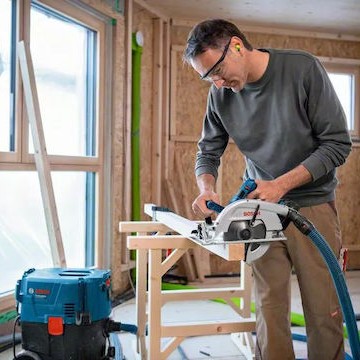 Bosch GKS 18V-70 L Δισκοπρίονο Brushless 18V 2x5.5Ah με Ρύθμιση Ταχύτητας και με Σύστημα Αναρρόφησης