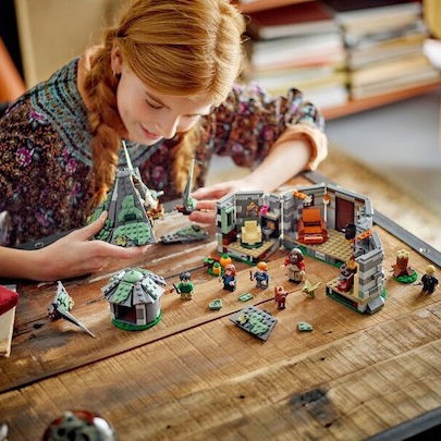 Lego Harry Potter Hagrid's Hut: An Unexpected Visit για 8+ Ετών 896τμχ