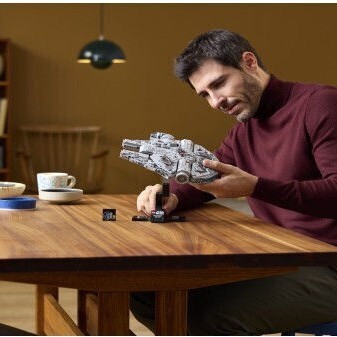 Lego Disney Millennium Falcon για 18+ Ετών 921τμχ