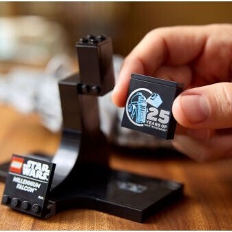 Lego Disney Millennium Falcon για 18+ Ετών 921τμχ