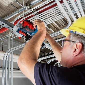 Bosch Σιδηροπρίονο Ταινίας GCB 18V-63