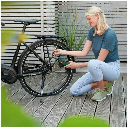 Bosch Τρόμπα Αυτοκινήτου με Καλώδιο Αναπτήρα 12V