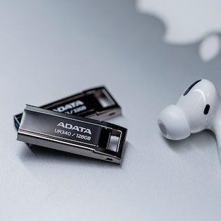 Adata Ur340 64GB USB 2.0 Stick Μαύρο