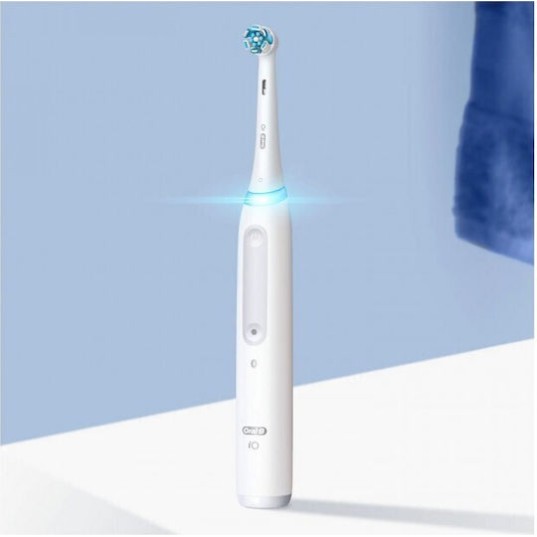 Oral-B iO Series 4 Ηλεκτρική Οδοντόβουρτσα με Χρονομετρητή, Αισθητήρα Πίεσης και Θήκη Ταξιδίου Quite White