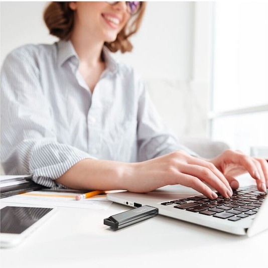 Adata Elite UE800 128GB USB 3.2 Stick με σύνδεση USB-C Ασημί