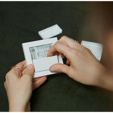 Senic Friends of Hue Εξωτερικός Διακόπτης Τοίχου Φωτισμού Διπλός με Πλαίσιο Λευκός