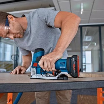 Bosch GST 18V-155 SC Σέγα 18V 2x4Ah