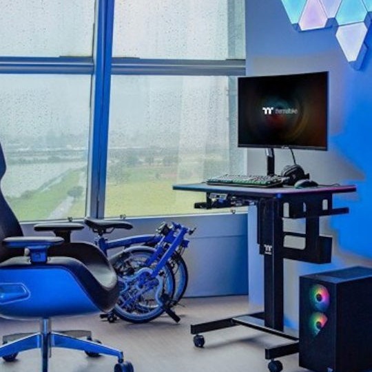 Ηλεκτρικό Γραφείο Gaming Ξύλινο Μαύρο με Μεταλλικά Πόδια, Ρυθμιζόμενο Ύψος & LED 80x50x72εκ.