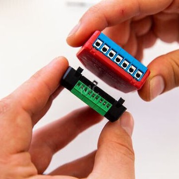 Shelly Plus Add-On Ενδιάμεσος Διακόπτης Μονάδα Επέκτασης Αισθητήρων