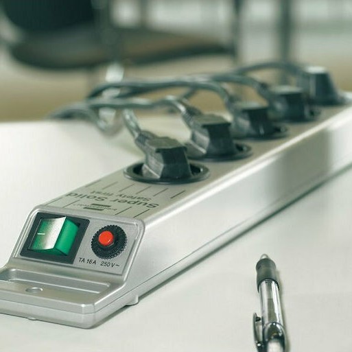 Brennenstuhl Super-Solid Line Πολύπριζο Ασφαλείας 5 Θέσεων με Διακόπτη και Καλώδιο 2.5m Ασημί